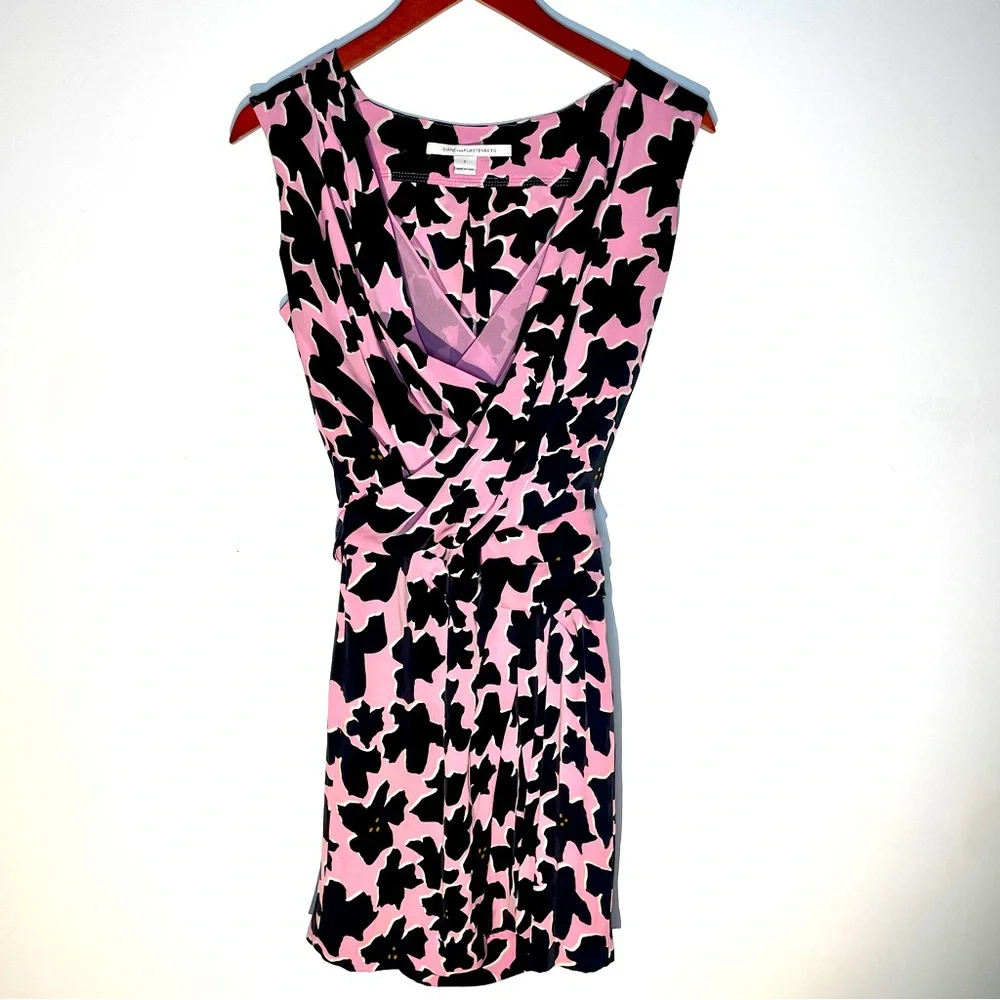 Diane Von Furstenberg - Daran Print Pink & Black Silk Cocktail Dress- Size 2 - Picture 1 of 10